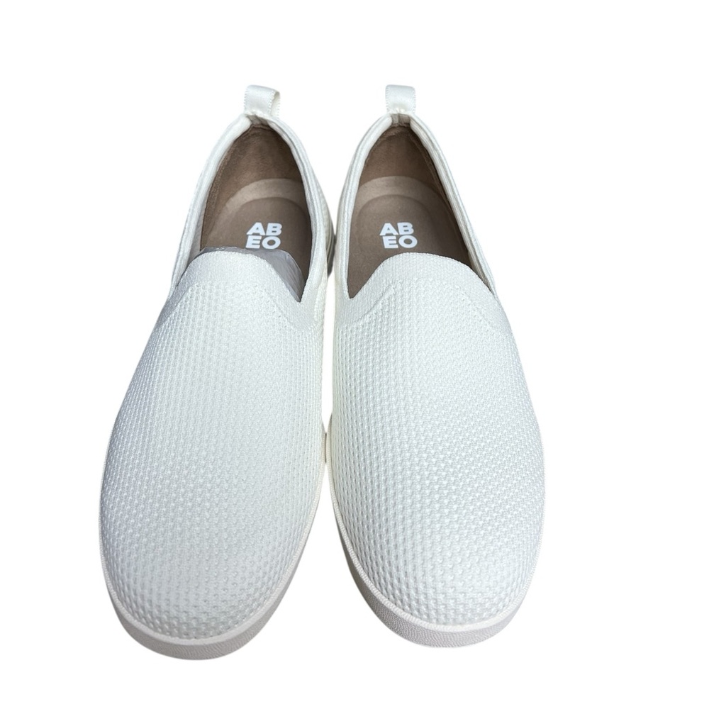 NWT ABEI Encore Knit Slip On White Shoe 7.5